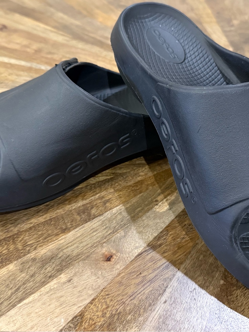 OOFOS Men’s Black Recovery Slide - OOahh Flex 10